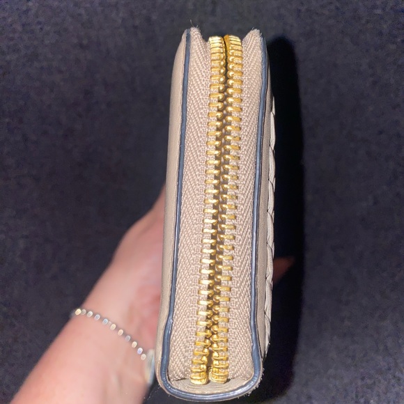 Gorgeous Chloe’ Zippy Leather Wallet - Picture 4 of 6